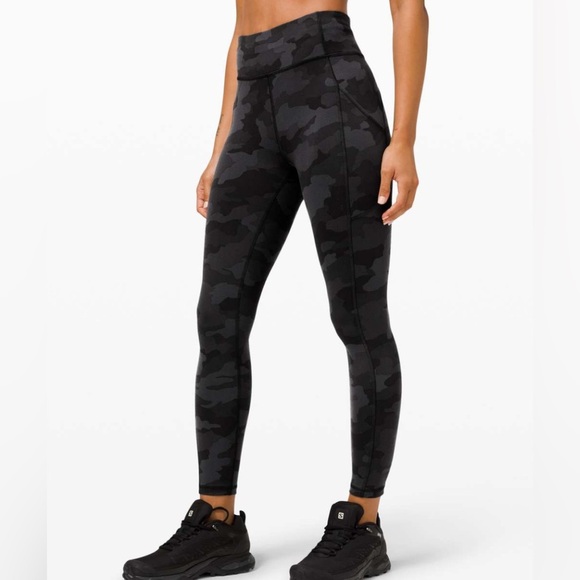 Lululemon Invigorate High-Rise Tight 25"
Heritage 365 Camo Deep Coal Multi Sz 8 - Picture 9 of 10